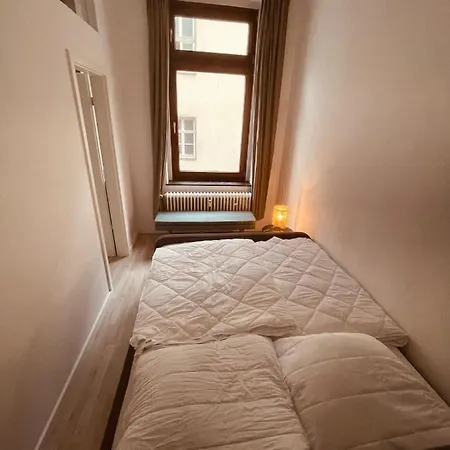 Retro Appartement Im Herzen Von Koeln Deutz Exterior foto