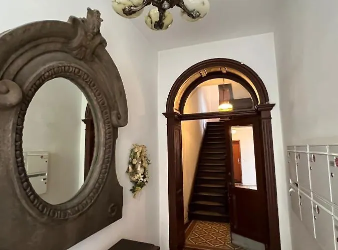 Retro Appartement Im Herzen Von Koeln Deutz